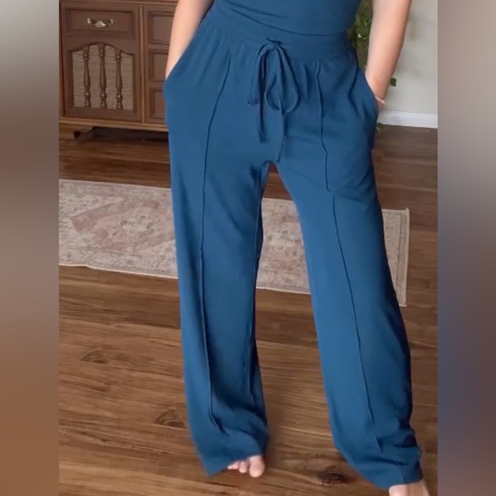 Amazon Women's Blue Track Pants